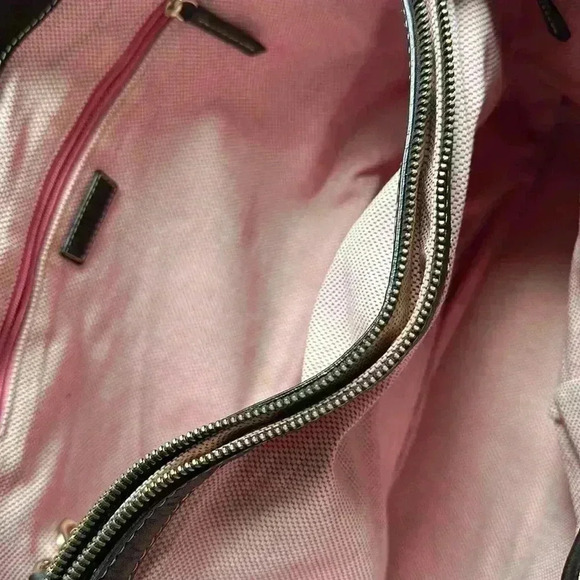 Authentic Dooney & Bourke shoulder Bag - Picture 4 of 6